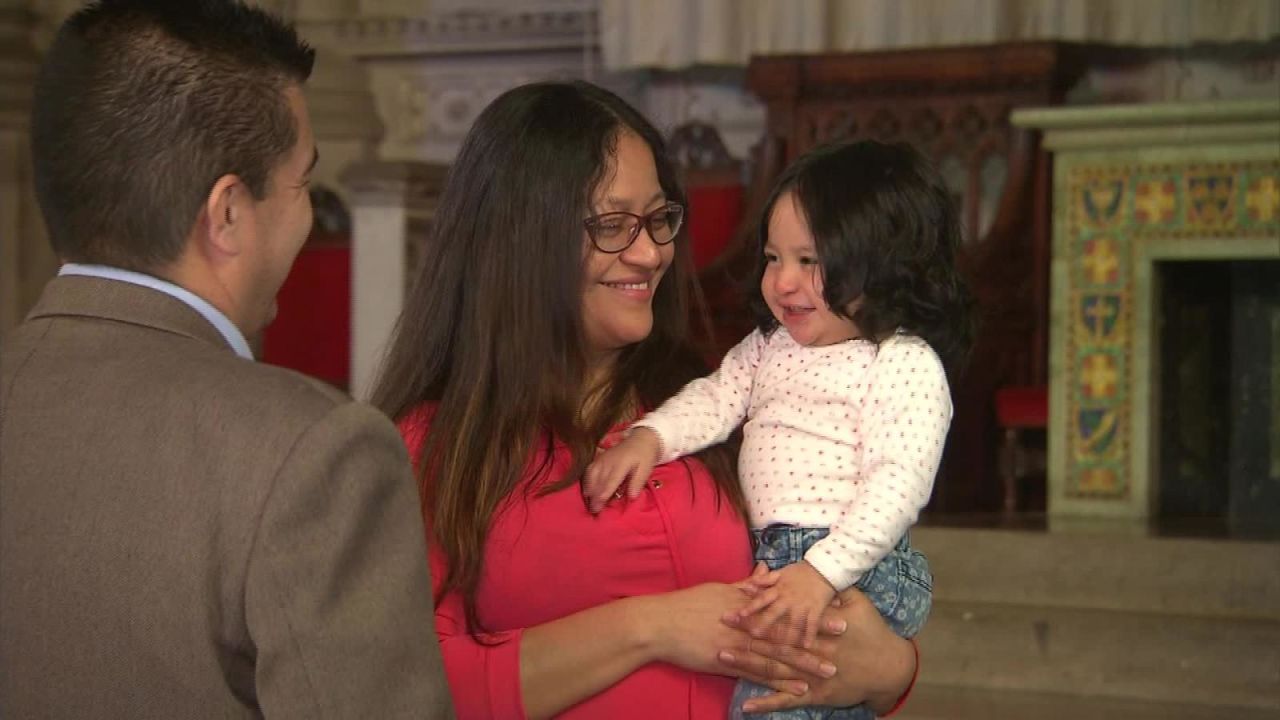 CNNE 516373 - iglesia de nueva york refugia a madre indocumentada