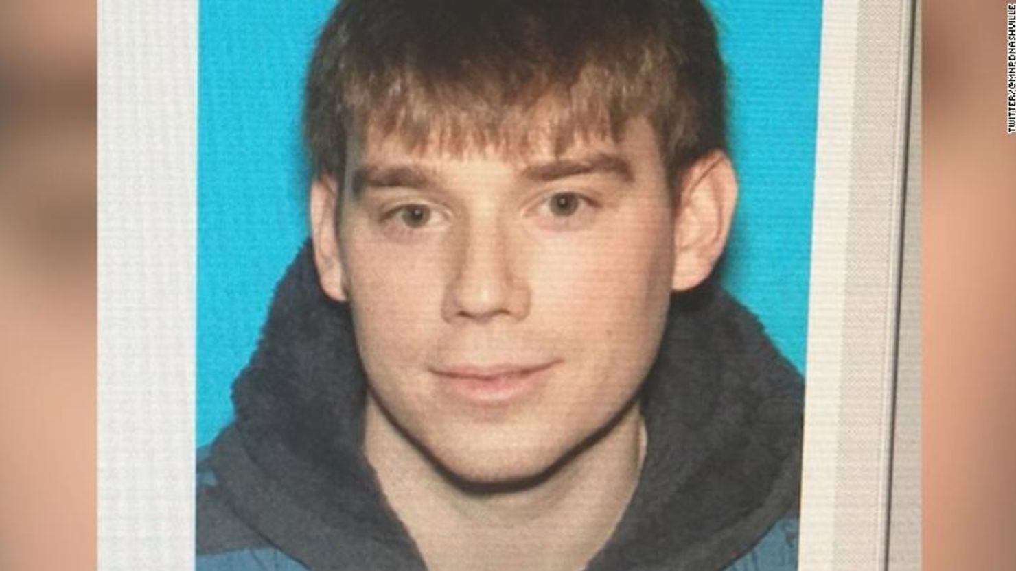 El sospechoso fue identificado como Travis Reinking.