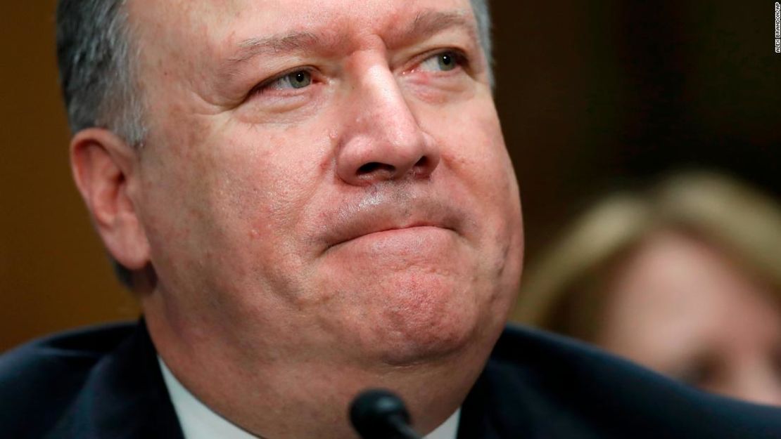 El director de la CIA Mike Pompeo, elegido por Trump como nuevo secretario de Estado, durante una audiencia de confirmación en el Senado, el 12 de abril de 2018.