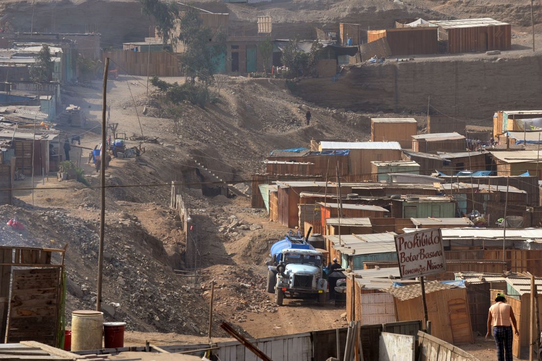 Paisaje urbano de Manchay, uno de los barrios más pobres de Lima, capital de Perú.