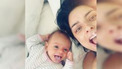 CNNE 518677 - aislinn derbez comparte su vida como mama