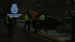 CNNE 519615 - policia detiene a sospechoso de incitar al terrorismo