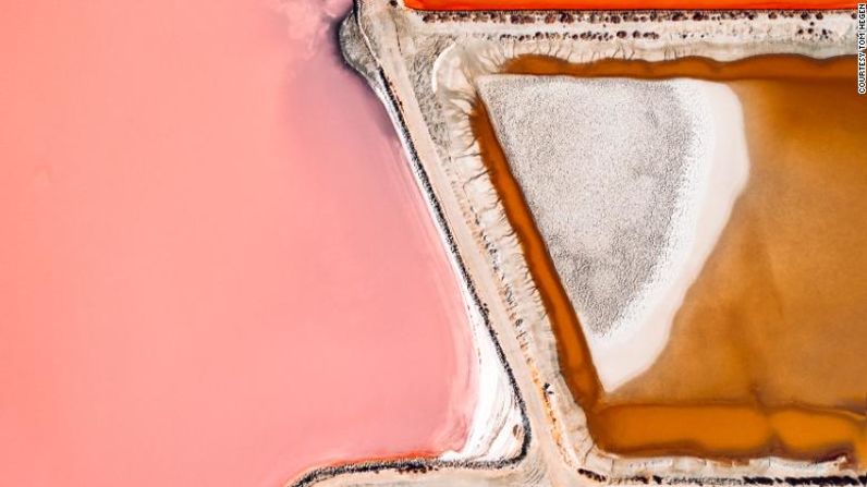 Titulada :The Salt Series" ("Las Series de sal", en español), la colección es el último intento del fotógrafo Tom Hegen de capturar "paisajes que han sido fuertemente transformados por la intervención humana".