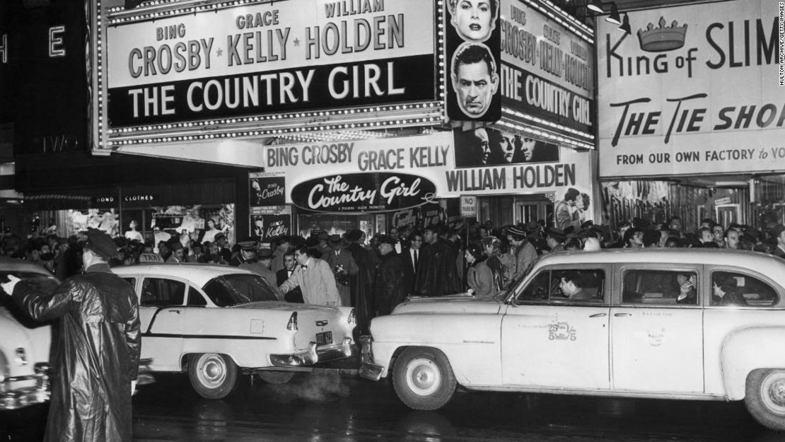 La actuación de Kelly en "The Country Girl" le ganó un Óscar a la mejor actriz en 1955.