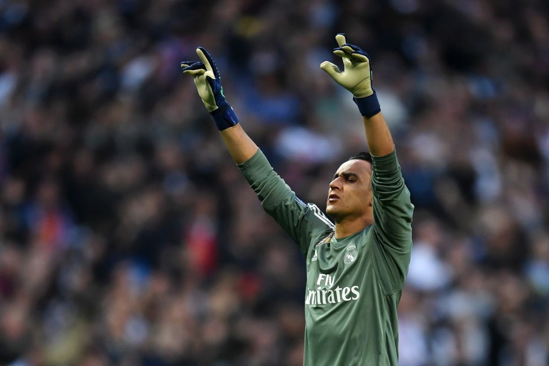 MADRID, SPAIN - MAY 01:  Keylor Navas of Real Madrid celebrates as Karim Benzema of Real Madrid scores his sides first goal during the UEFA Champions League Semi Final Second Leg match between Real Madrid and Bayern Muenchen at the Bernabeu on May 1, 2018 in Madrid, Spain.