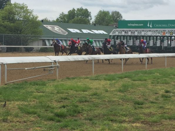 Imágenes del ambiente en Churchill Downs, en Louisville, a días de que se realice el Derby de Kentucky, este sábado. Crédito: Matthew Vigil