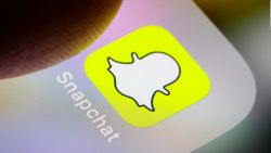 CNNE 520715 - #lacifradeldia- acciones de snapchat valen solo us$ 11-00