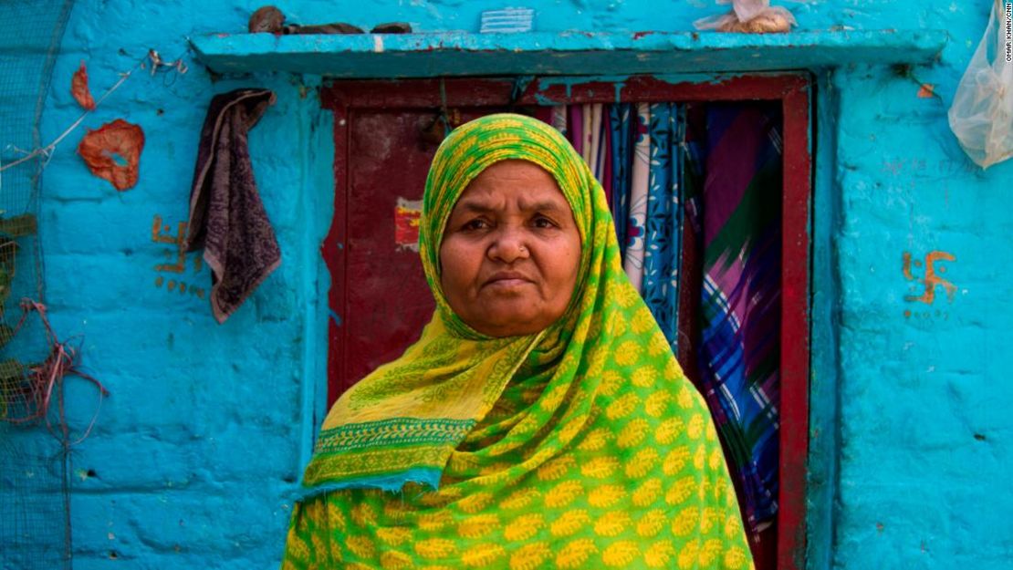 Kishwar Jahan, 60, trabajadora social en una escuela en el suburbio de Laxmi Nagar.