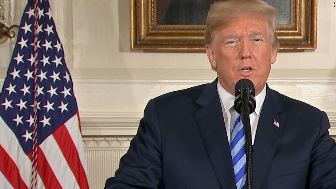 Donald Trump, anunciando la salida de Estados Unidos del acuerdo nuclear con Irán.