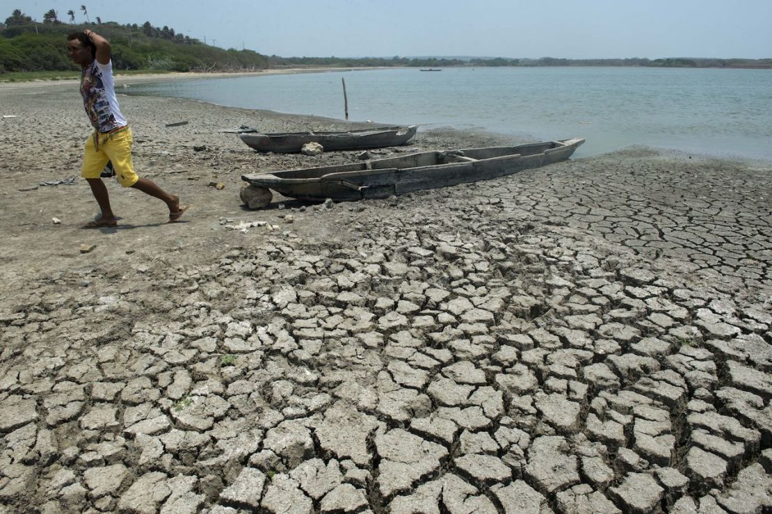 Esta imagen corresponde a una sequía extrema que sufrió Colombia en julio de 2014. Aquí aparece el lago El Cisne en Puerto Colombia, en el departamento del Atlántico.