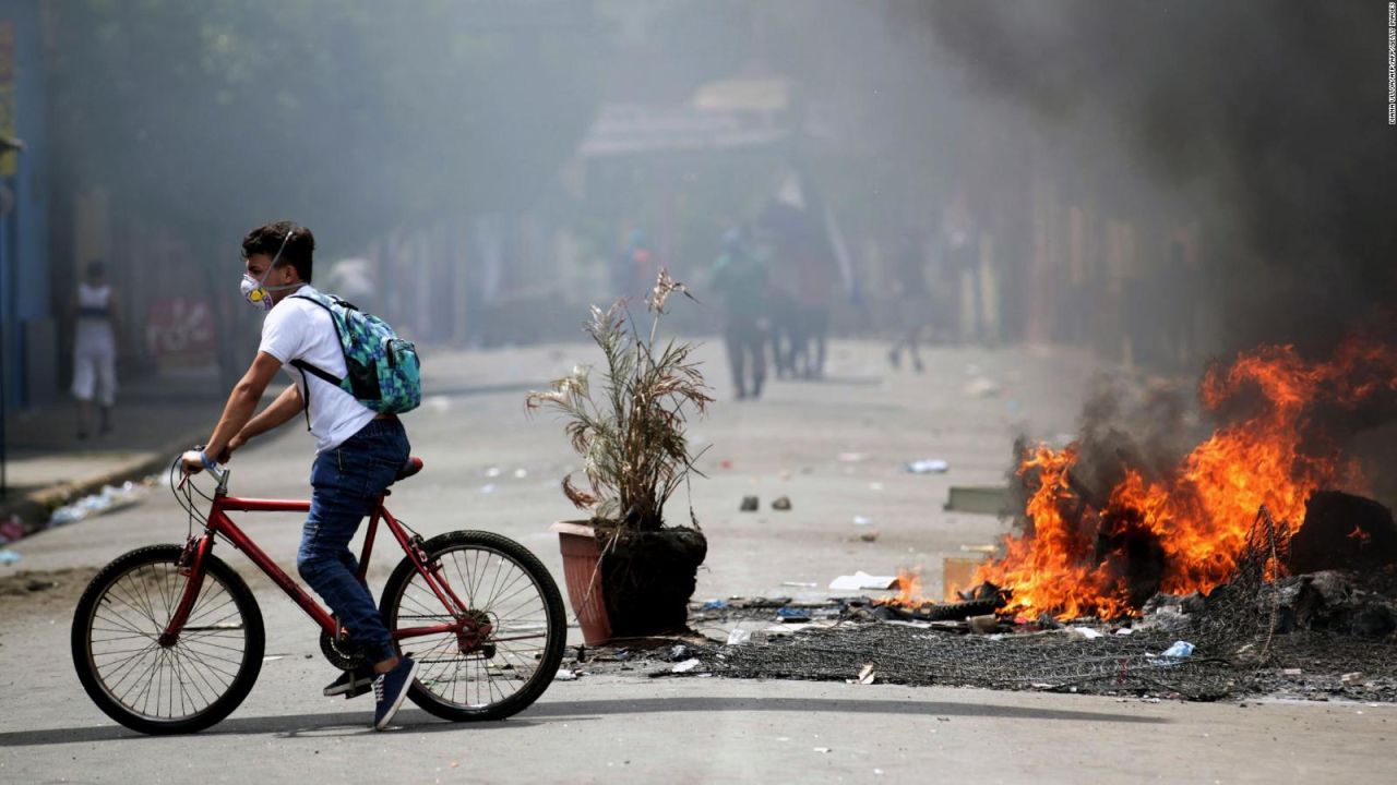 CNNE 523453 - nicaragua, en medio de violentas protestas