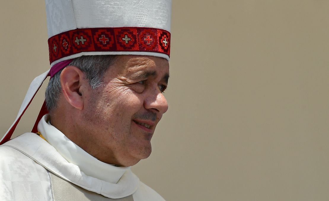 Juan Barros, obispo de Osorbo, durante una misa al aire libre con motivo de la visita del papa Francisco a Chile en enero de 2018.