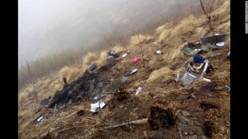 Un avión de Tara Air se estrelló el 24 de febrero de 2016 en el montañoso norte de Nepal. Estaba en la mitad de lo que debería haber sido un vuelo de 19 minutos. 23 personas fallecieron.
