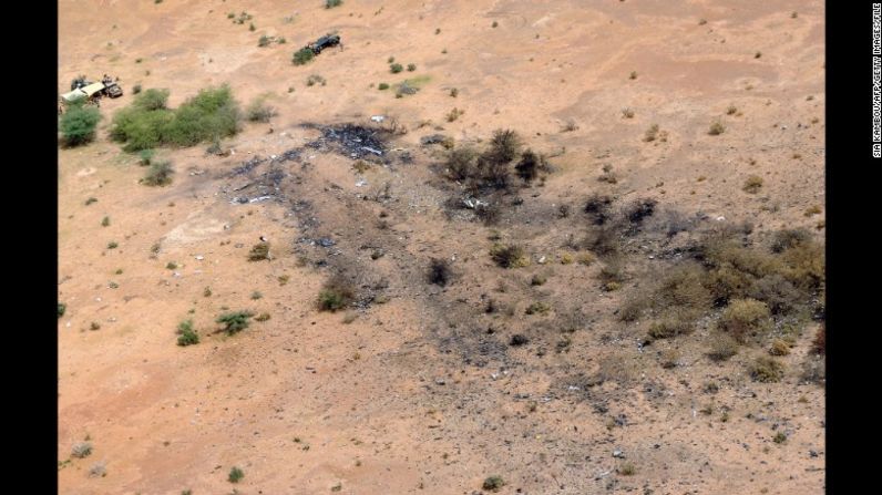 El sitio donde se estrelló el vuelo AH 5017 de Air Algerie en Mali puede verse desde el aire. Después del accidente, en julio de 2014, el entonces presidente francés François Hollande dijo que el avión se encontraba en un “estado de desintegración”. Añadió que no había sobrevivientes.