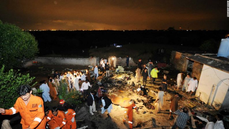 Un Boeing 737 de Bhoja Air se accidentó 20 de abril de 2012, en Islamabad, Pakistán: murieron 127 personas. La aeronave iba desde Karachi a la capital paquistaní.