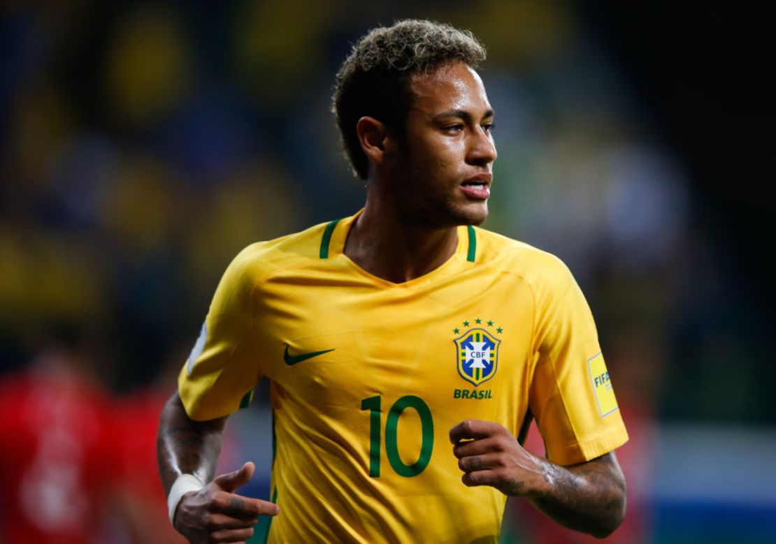 Neymar en un partido con la selección de Brasil en octubre de 2017.