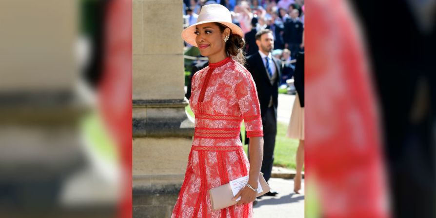 La actriz Gina Torres a su llegada a la boda de Meghan Markle y el príncipe Enrique.