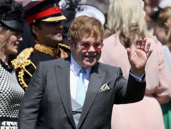 Sir Elton John también fue invitado a la boda real.