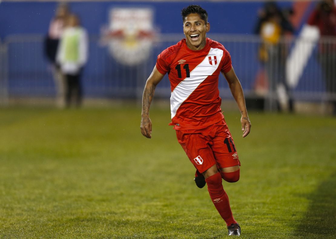 Raúl Ruidíaz, delantero peruano que milita en el fútbol mexicano.