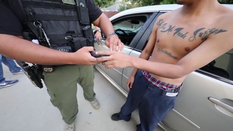 10. 000 miembros, 46 estados y 4 décadas, los números de la ms-13 | cnn