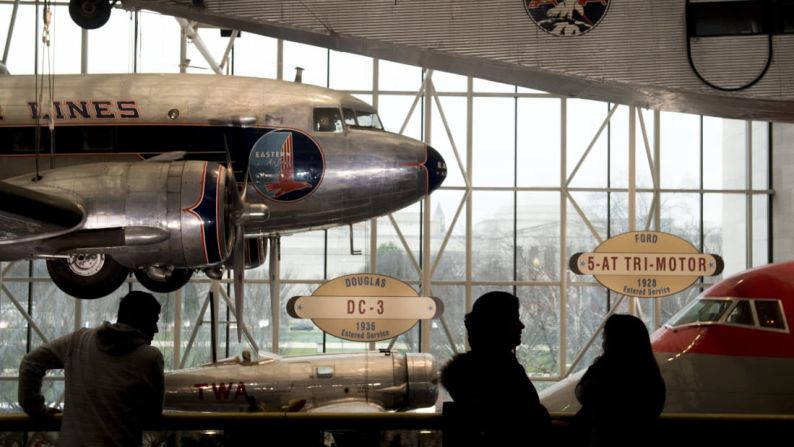 3. Museo Nacional del Aire y el Espacio, Washington: Un museo de la Institución Smithsonian, las posesiones del Museo Nacional del Aire y el Espacio incluyen aeronaves históricas y naves espaciales.