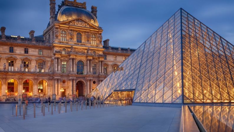 1. Louvre, París: después de caer al número 3 en 2016, el Louvre es una vez más el museo más popular del mundo. La asistencia aumentó casi un 10% en 2017 con 8,1 millones de visitantes.