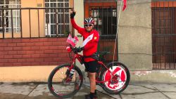 CNNE 527004 - el peruano que quiere llegar a rusia 2018 en bicicleta