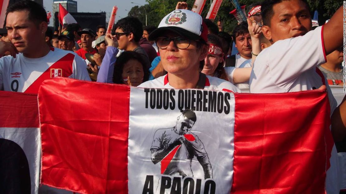 Miles de personas tomaron las calles de Lima en protesta, culminando en una muestra de unidad en el Estadio Nacional.