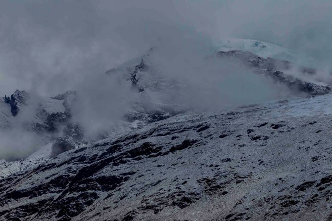 En esta foto quedó registrada una tormenta e nieve en el valle de Puina en Madidi.