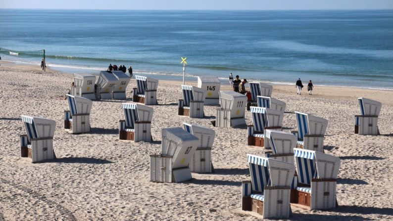 3. Buhne 16, Sylt, Alemania: técnicamente, todas las playas de Sylt tienen la opción de nudismo, pero Buhne 16 fue la primera y sigue siendo el lugar principal para tomar el sol libre de vestimentas a lo largo de la costa alemana.