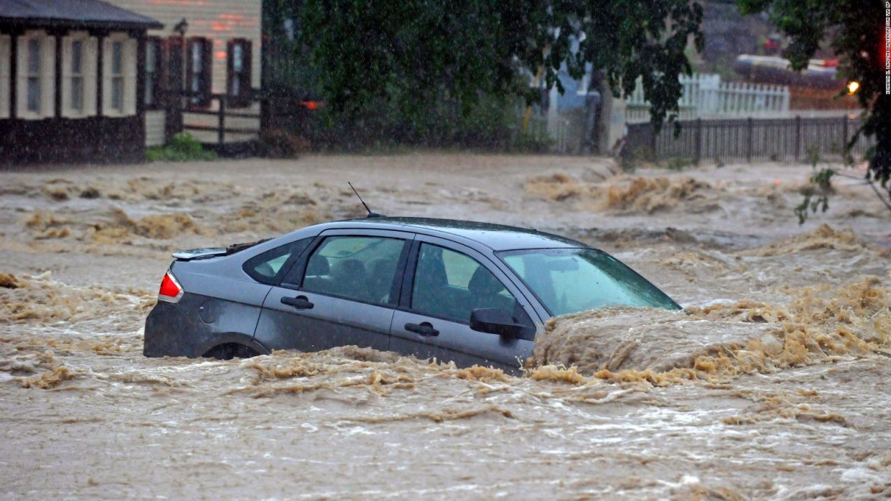 CNNE 528210 - fuertes inundaciones causan estragos en maryland