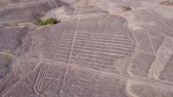 CNNE 528621 - descubren geoglifos mas antiguos que las lineas de nasca