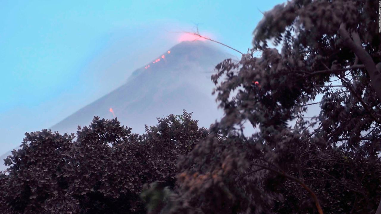 CNNE 530446 - la furia del volcan de fuego