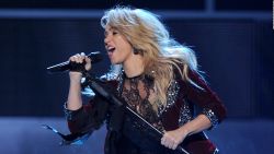 CNNE 530562 - shakira regresa a los escenarios