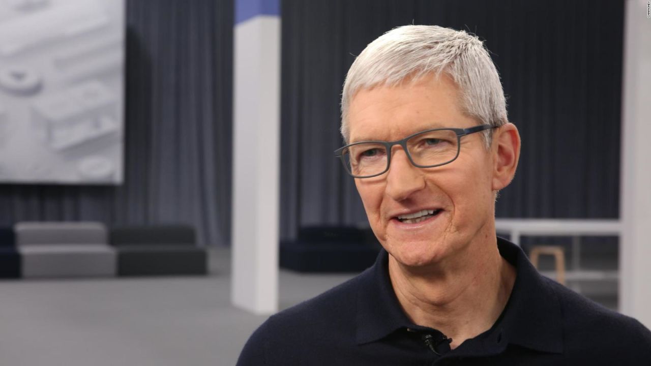 CNNE 530769 - tim cook- me preocupa que la gente piense como maquinas