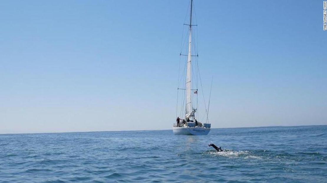 El bote de apoyo, Discoverer, acompañará a Lecomte durante su viaje.