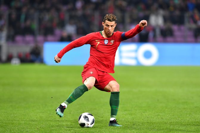 Cristiano Ronaldo (Portugal). Posición: delantero. Valor de mercado: 117,276 millones de dólares.