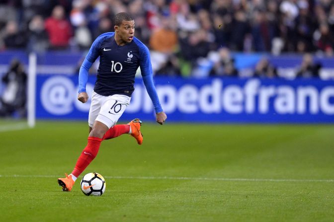 Kylian Mbappé (Francia). Posición: delantero. Valor de mercado: 140,731 millones de dólares.