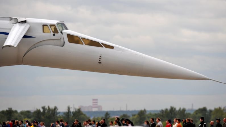 Tu-144. El Tupolev, Tu-144, podría no ser tan famoso como el Concorde, pero lo superó dos veces: su primer vuelo fue en diciembre de 1968 y logró su primer vuelo supersónico en junio de 1969.