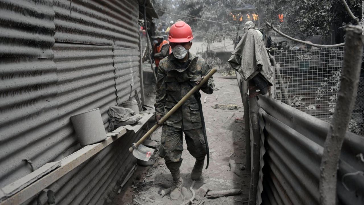 CNNE 531798 - analizan consecuencias de la ceniza del volcan de fuego