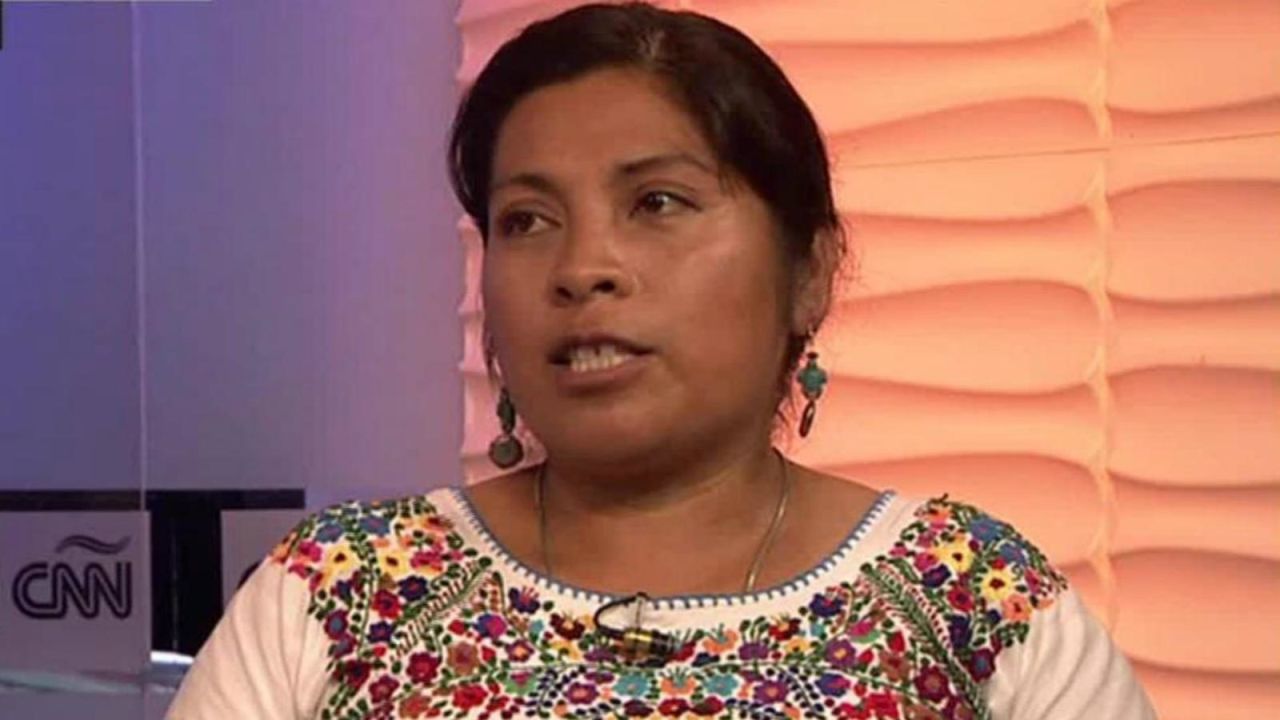 CNNE 532008 - madre de estudiante de ayotzinapa- nueva resolucion nos da la razon