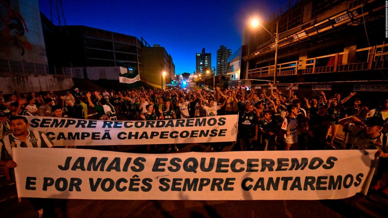 CNNE 532096 - "chapecoense- las claves del siniestro", documental de cnn en espanol