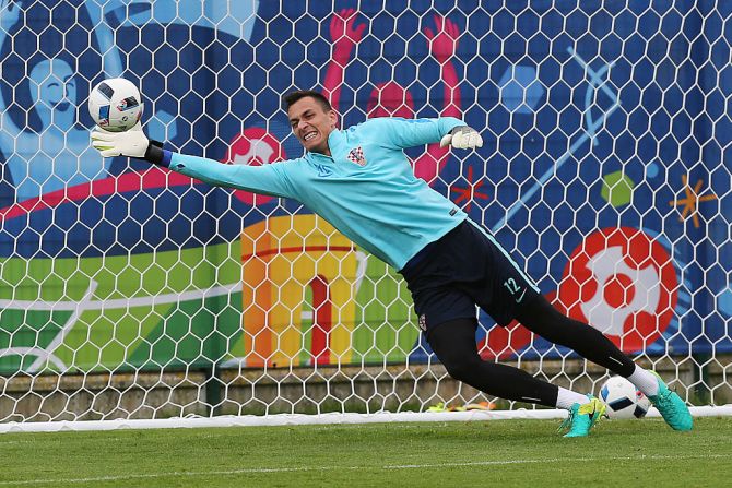 Los más altos (de mayor a menor estatura) | El croata Lovre Kalinic es el jugador más alto del Mundial Rusia 2018. El portero del KAA Gent de Bélgica mide 2,01 metros.