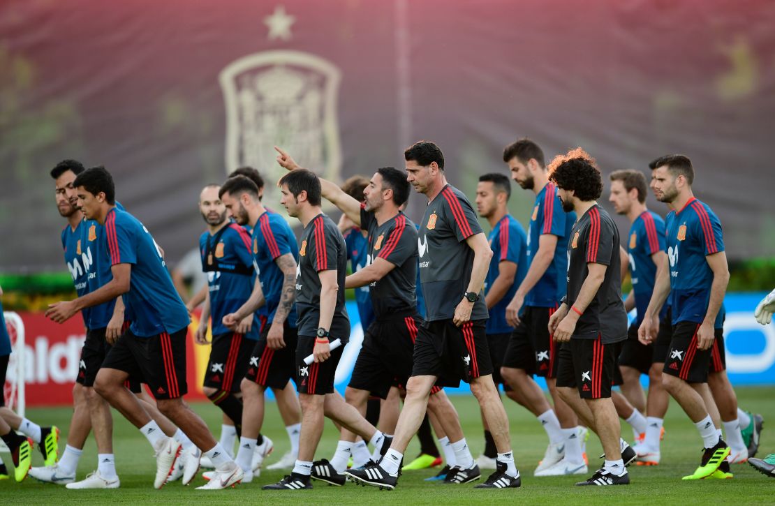 Fernando Hierro en su primer entrenamiento como técnico de la Selección Española de Fútbol este 13 de junio.