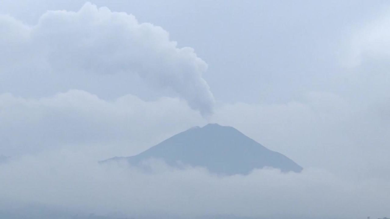 CNNE 533821 - aumenta la actividad del volcan pacaya en guatemala