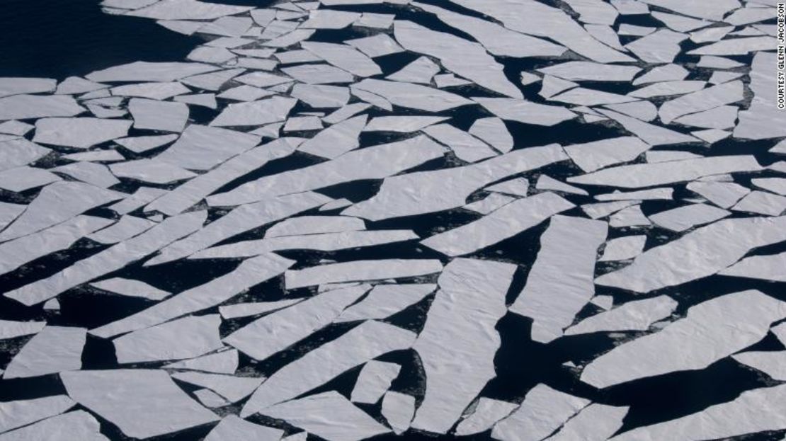 Las plataformas de hielo se derriten y se quiebran hasta que se derriten.