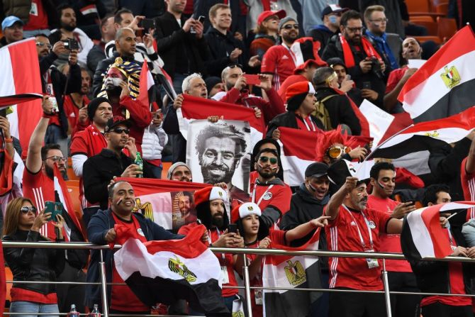 Para millones de fanáticos de Egipto, rival de Uruguay, fue una decepción que su mayor estrella Mohamed Salah no estuviera como titular en el encuentro.