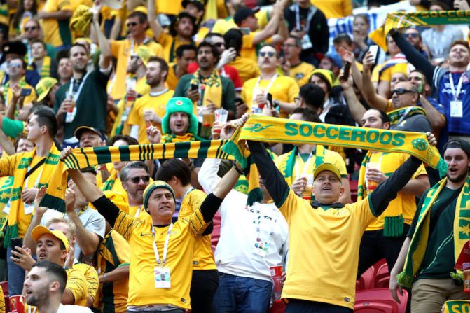 Fanáticos de Australia en el estadio Kazan Arena.