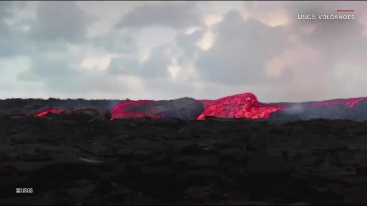 CNNE 535118 - impresionantes rapidos de lava en el volcan kilauea