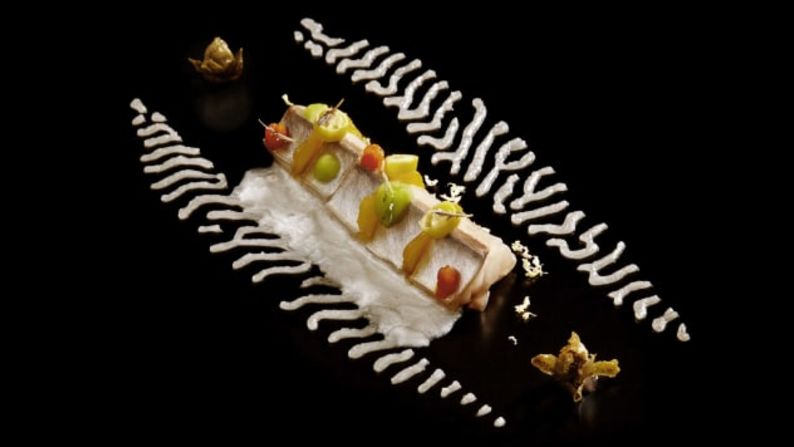 2. El Celler de Can Roca (Girona, España). Ganador en 2015, este restaurante de Girona es un negocio familiar. El chef ejecutivo Joan Roca trabaja con sus hermanos: el pastelero Jordi y el sommelier Josep.